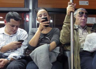 « LES GENS SUR LA PLANETE TERRE SE FONT EXTREMEMENT MANIPULER PAR LA PEUR ET L’ANXIETE »